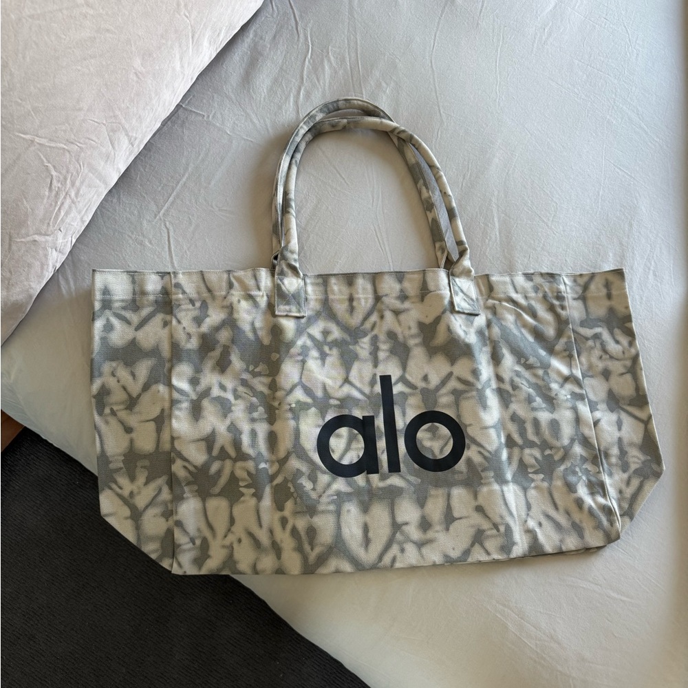 ALO Yoga Gray Tote Bag